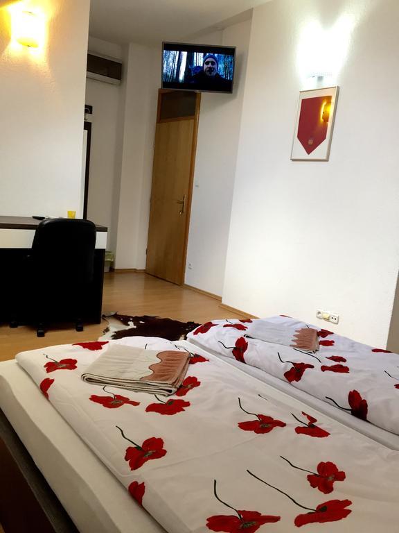 City Bridge Guest House Bihac Bagian luar foto