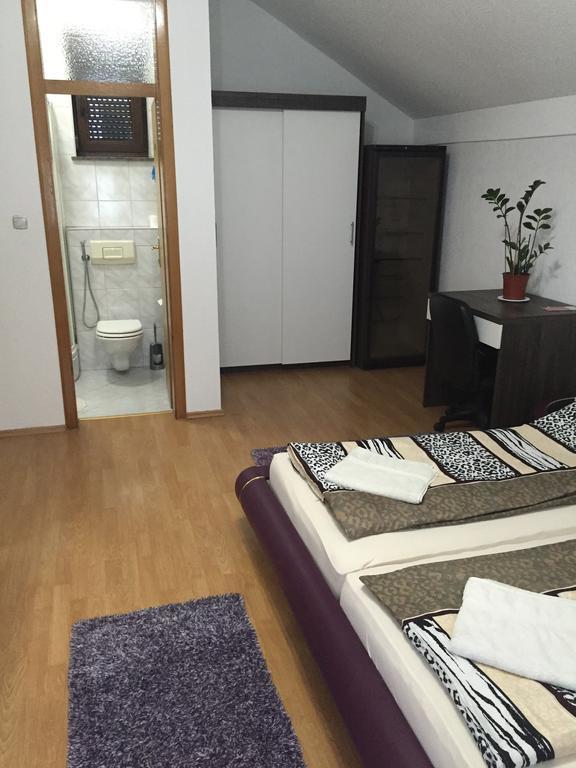 City Bridge Guest House Bihac Bagian luar foto